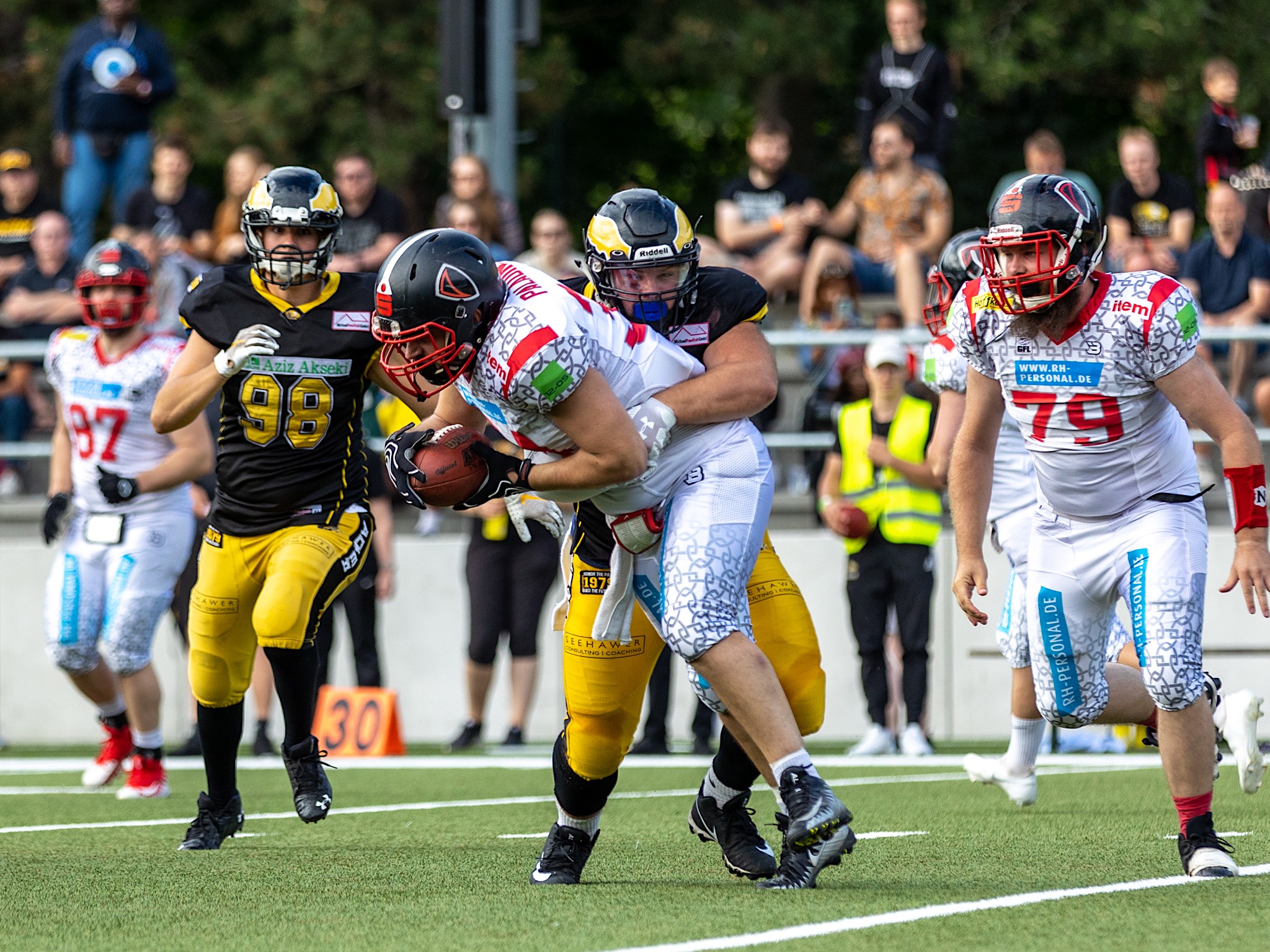 Verteidiger Georg Kraft – Von den Berlin Adler zu den Lions nach Braunschweig (Foto: Thomas Sobotzki TS Fotodesign)