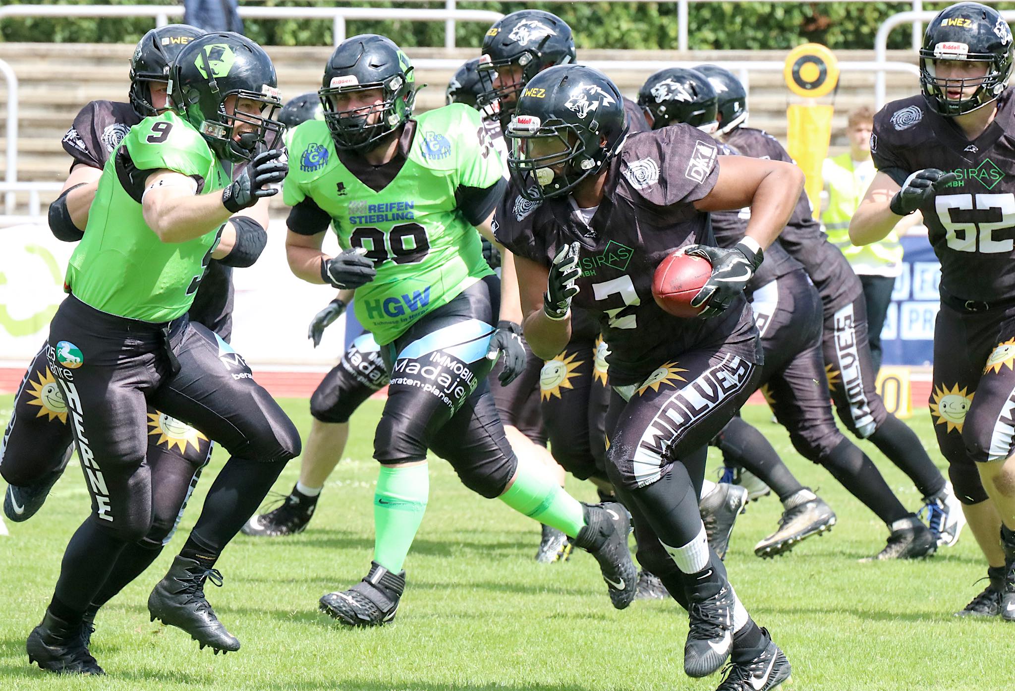 Der spielende Headcoach erzielte beim klaren Sieg gegen Herne erneut zwei Touchdowns - Foto: DJK Dom Minden 