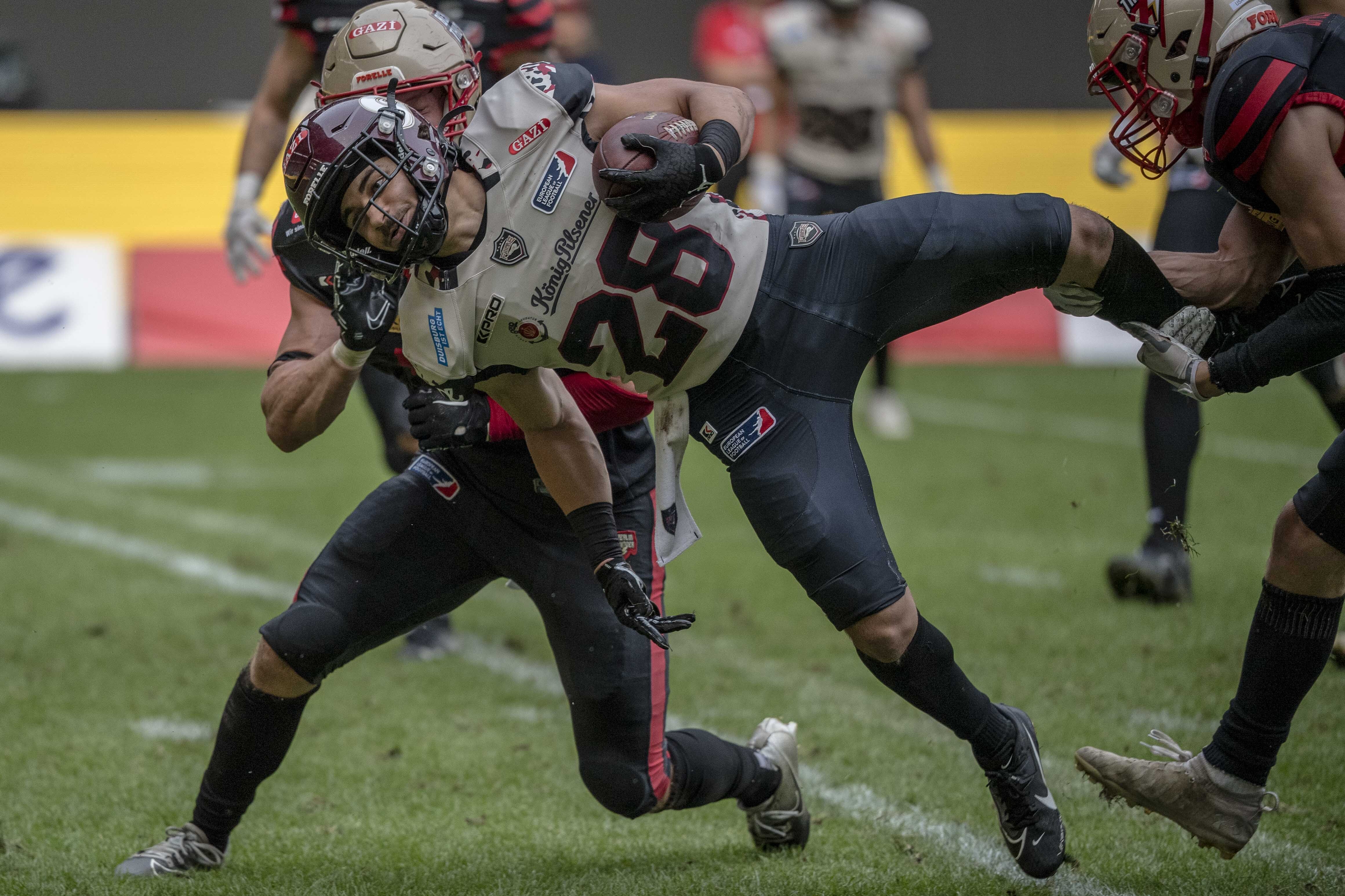 Focus and Finish: Rhein Fire setzt starkes Zeichen vor den Play-offs (RB # 28 TJ Alexander) - Foto: Oliver Jungnitsch