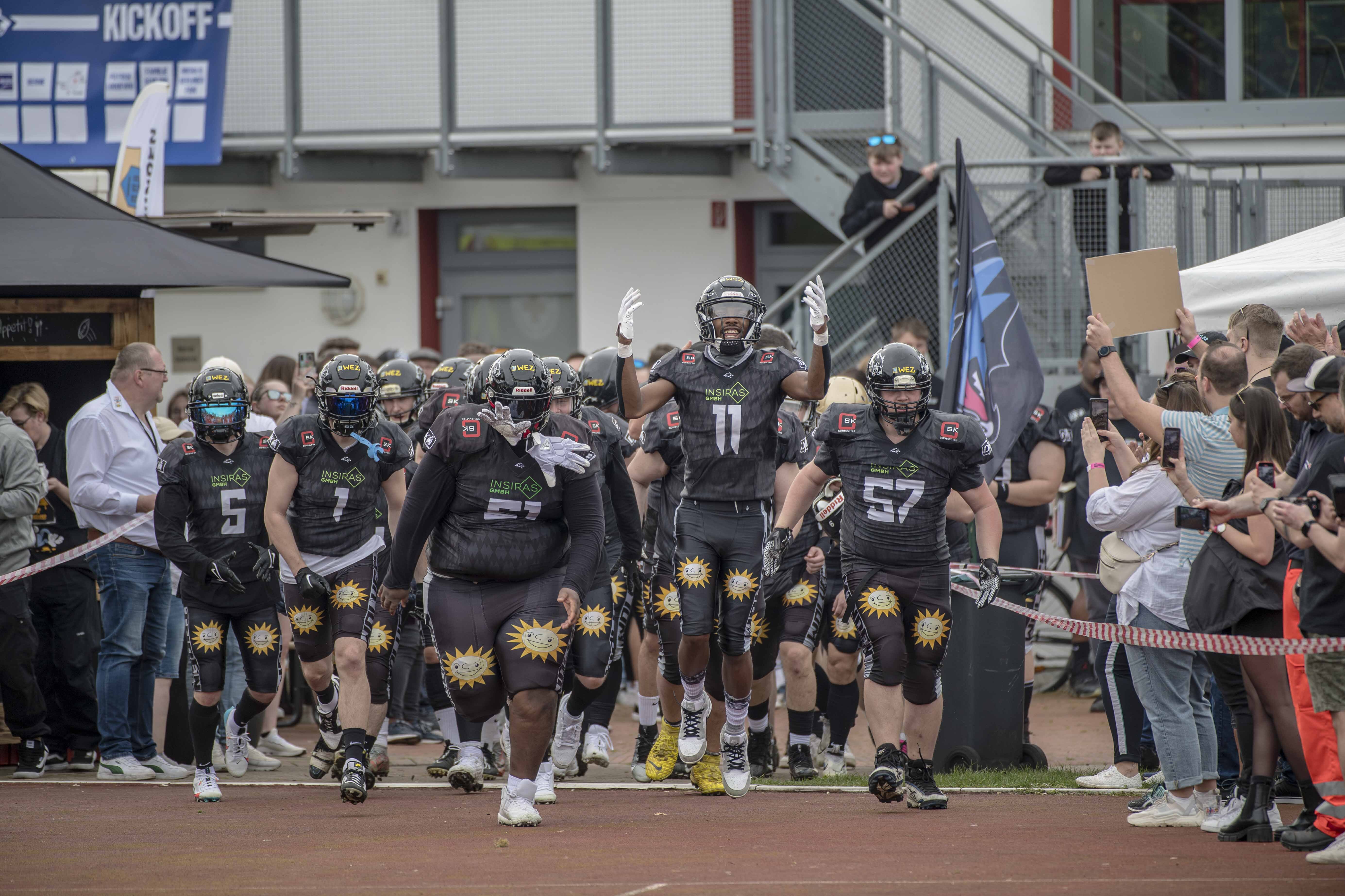 Einlauf der Minden Wolves - Foto Nick Jungnitsch