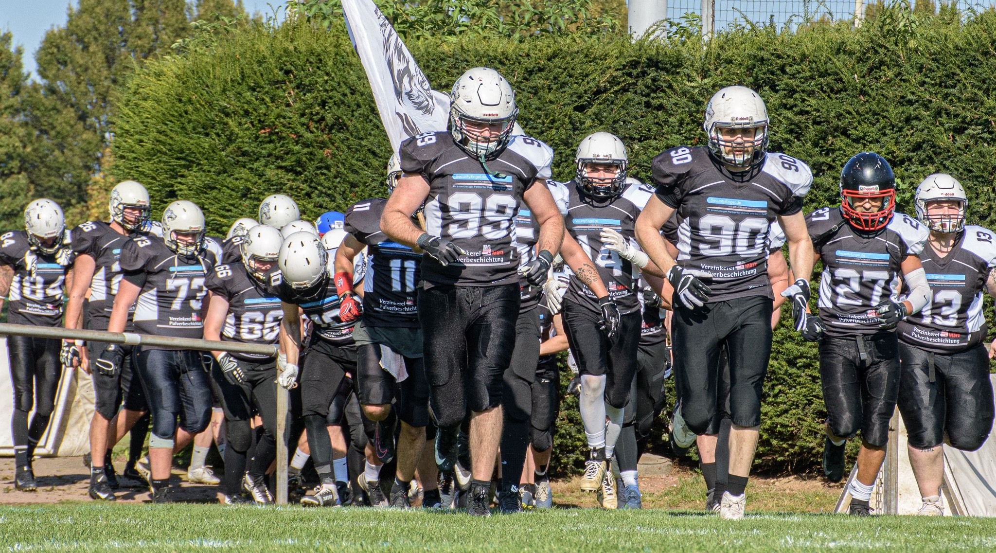 MG Wolfpack Seniors Einlauf - Foto: M.Hohnen/Archiv