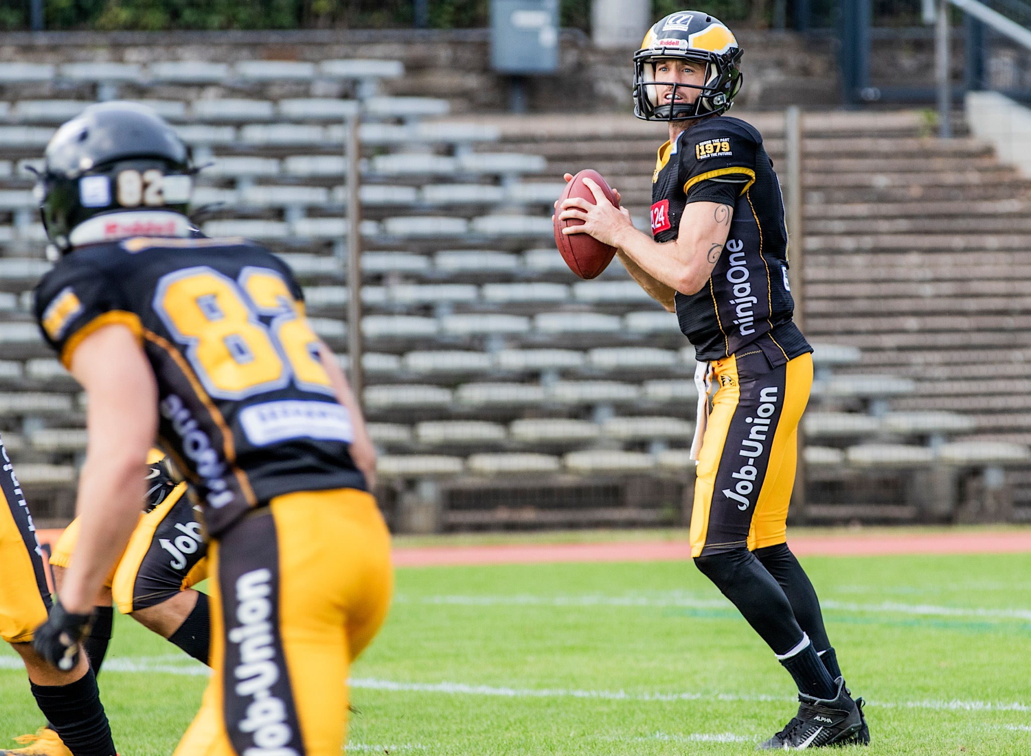 Auf und neben dem Platz ein absoluter Könner: Zachary Cavanaugh verstärkt die Minden Wolves als Quarterback und Coach - Foto: Sonja Matysaik