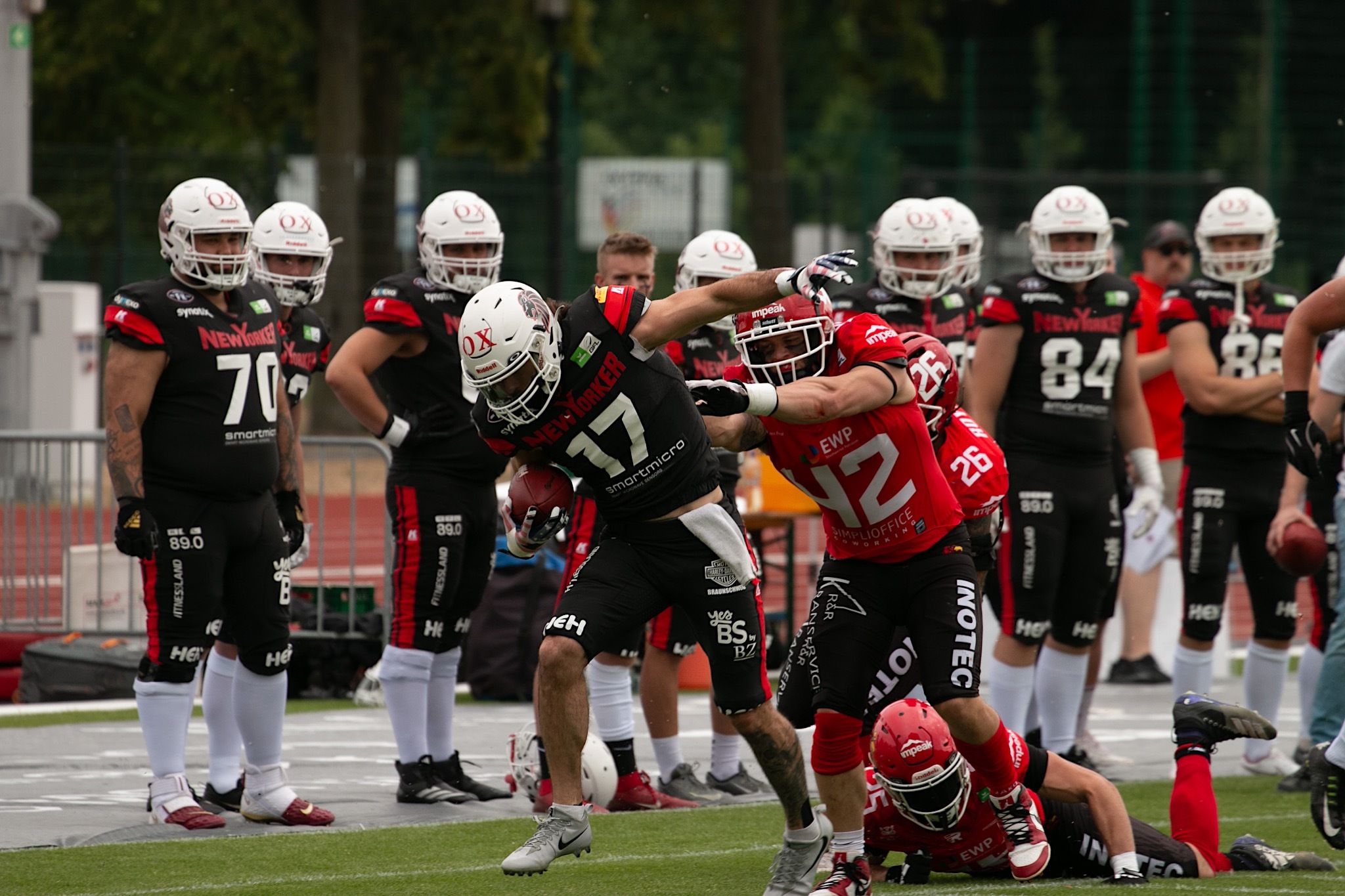 Wide Receiver der Braunschweiger: Michael Breuler #17 - Foto: Fabian Uebe