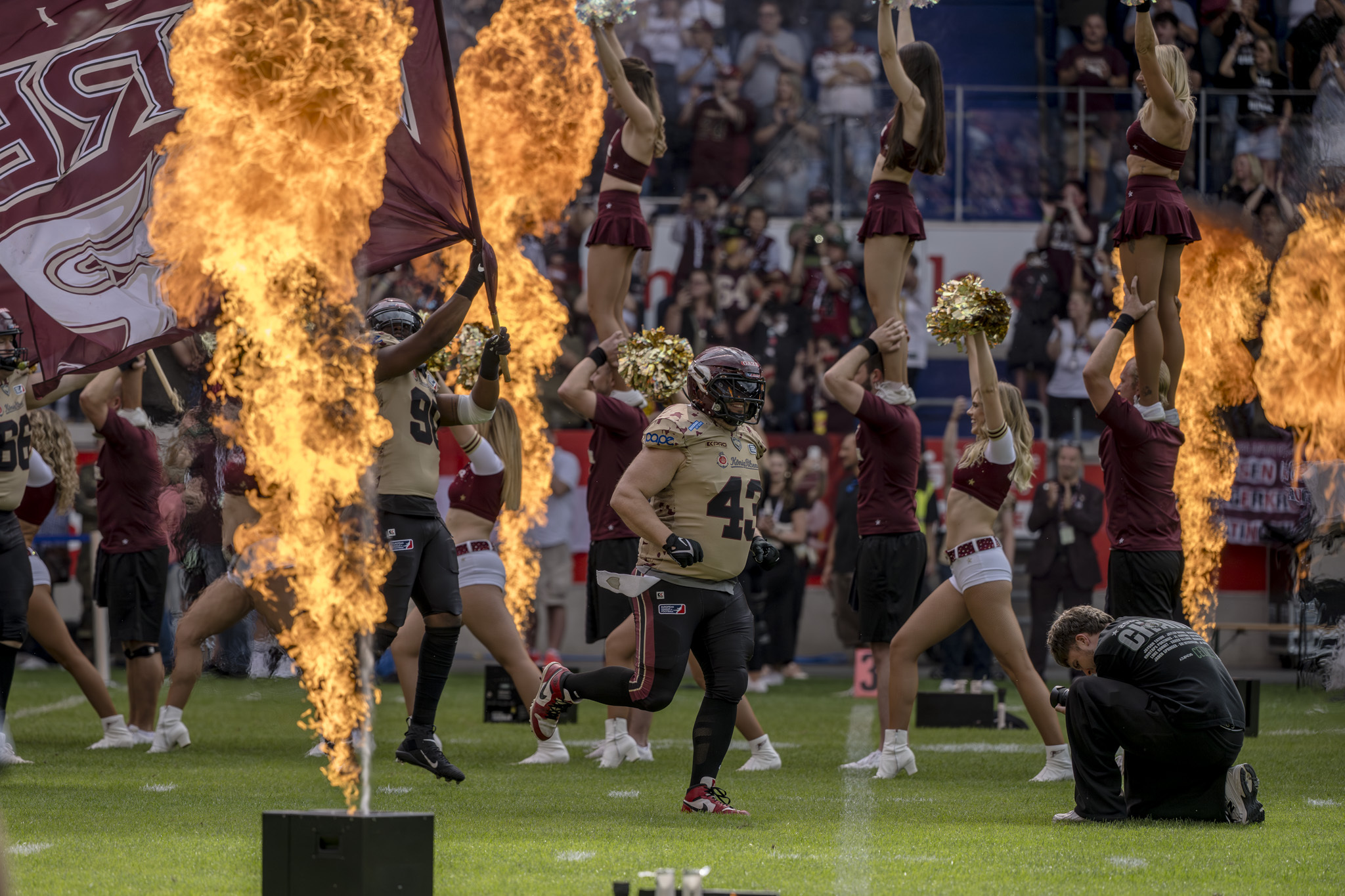 Die Flamme von Fire wird neu entfacht: Footballer starten Namenswettbewerb - Foto: Oliver Jungnitsch