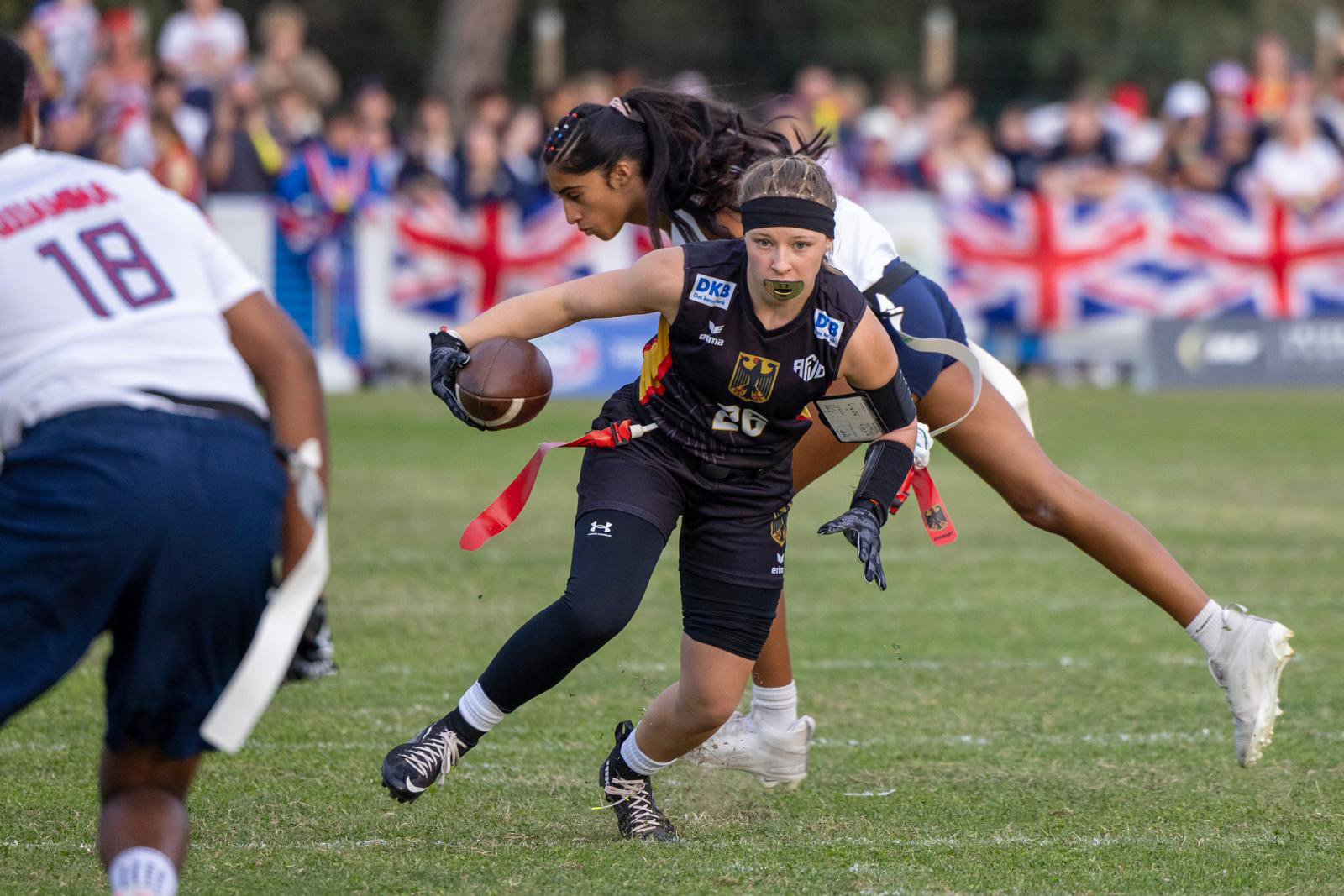 Greta Keerl vertrat die Minden Wolves im Dress der deutschen Nationalmannschaft bei der U15 Flagfootball-Europameisterschaft in Italien. Foto: Björn Hecker